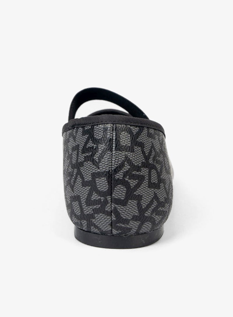 د ك ن ي باليرينا بشعار داس من بي في سي - Image 3